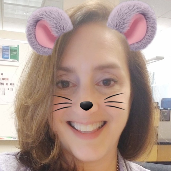 Meet your Posher, Lori - Picture 2 of 4